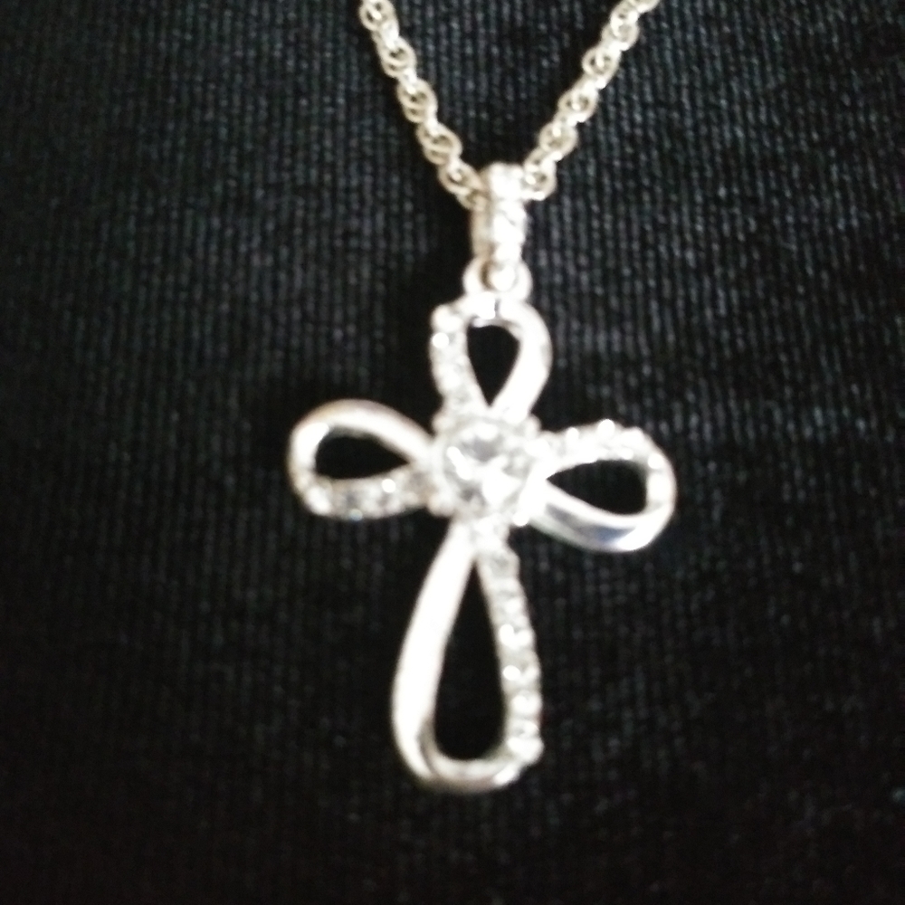 Cross necklace - Picture 4 of 4